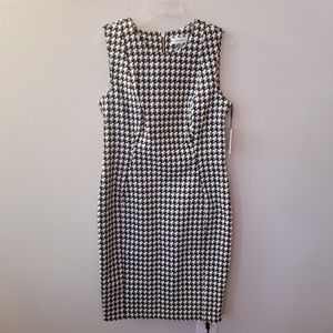 Calvin Klein | Black/White Sleeveless Sheath Dress